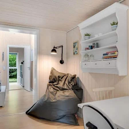 بيت للعطل Modern With Large Enclosed Terrace In Quiet Surroundings
