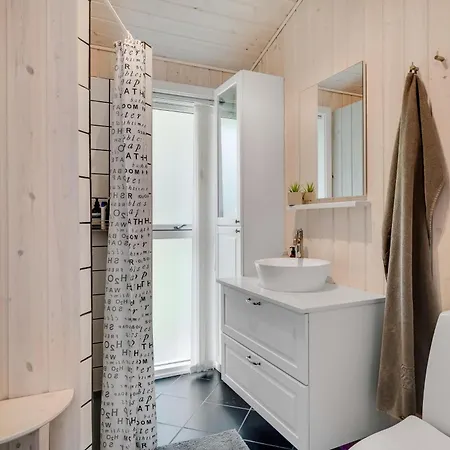 Modern With Large Enclosed Terrace In Quiet Surroundings * Fjerritslev