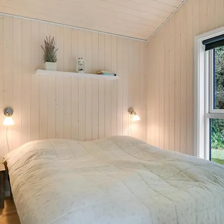 Hébergement de vacances Modern With Large Enclosed Terrace In Quiet Surroundings