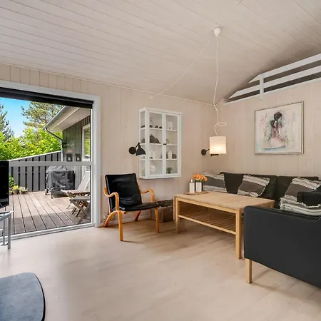 بيت للعطل Modern With Large Enclosed Terrace In Quiet Surroundings